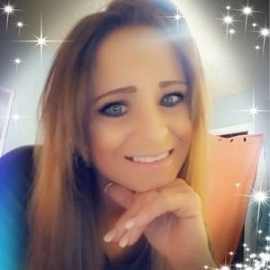 Meet your Posher, Leslie